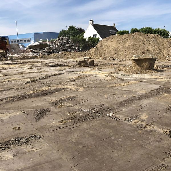 Afbraakwerken gestart voor een project op maat van een huurder te Brugge